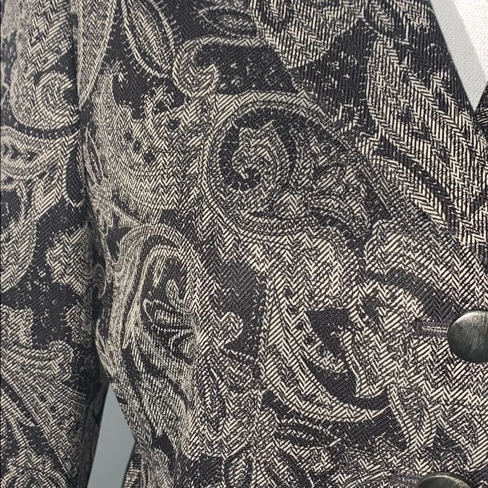 Le Suit Paisley Blazer Suit size 10P